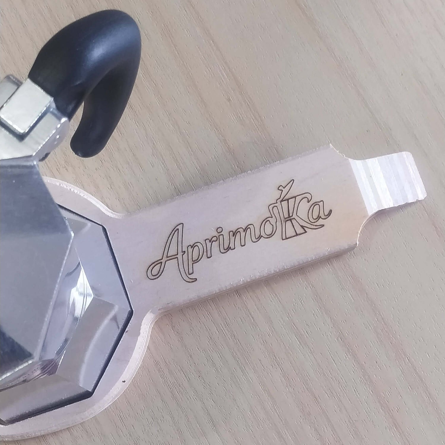 Aprimoka inciso con il marchio dell'aprimoka